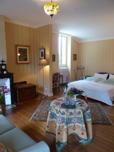 Domaine Mongiron Hotel Nerigean Bagian luar foto