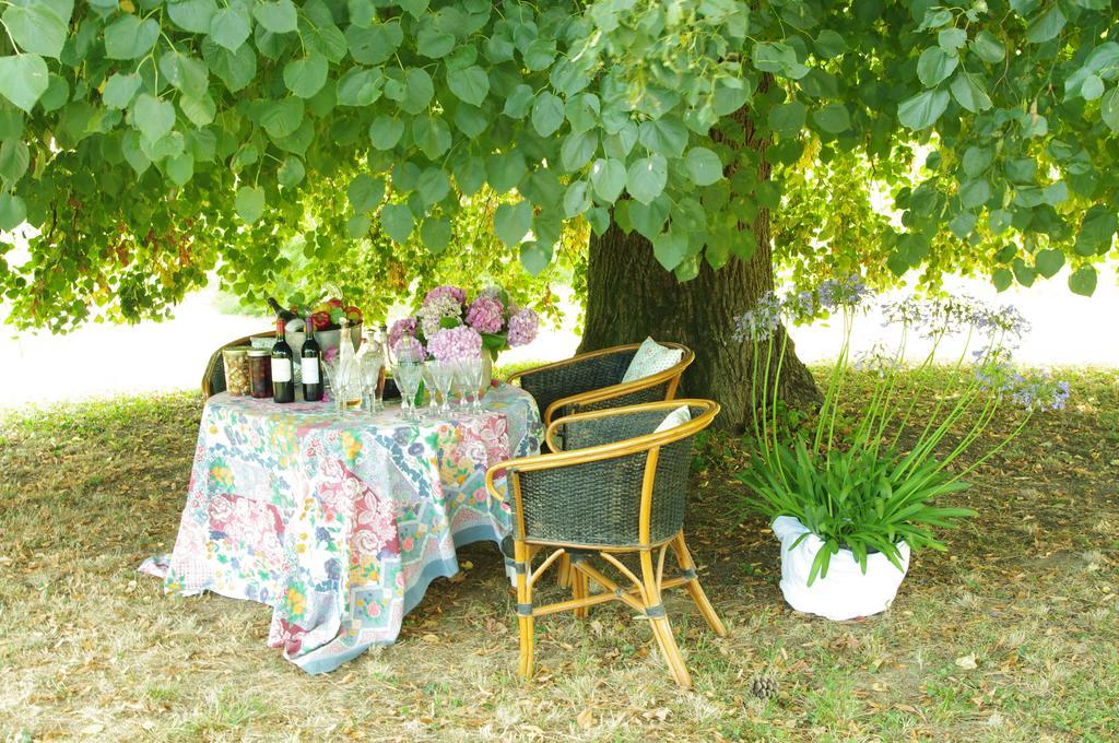 Domaine Mongiron Hotel Nerigean Bagian luar foto