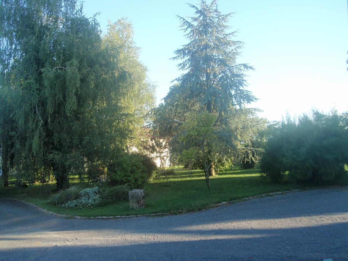 Domaine Mongiron Hotel Nerigean Bagian luar foto